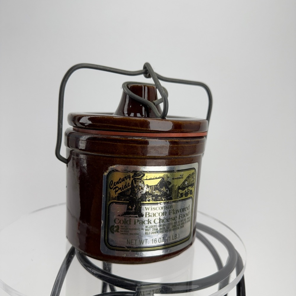 Vintage 1981 Century Pride Wisconsin Bacon Cheese Stoneware Crock with Wire Bail - Picture 5 of 11